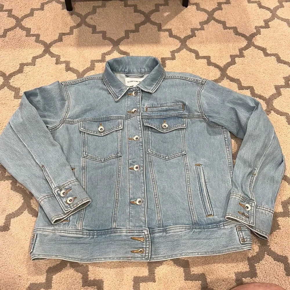Elizabeth & James Light Wash Boxy Denim Jacket M light wash